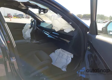 2026 BMW 530I xDrive z USA, uszkodzony, nr VIN WBA53FJ09TCW46183